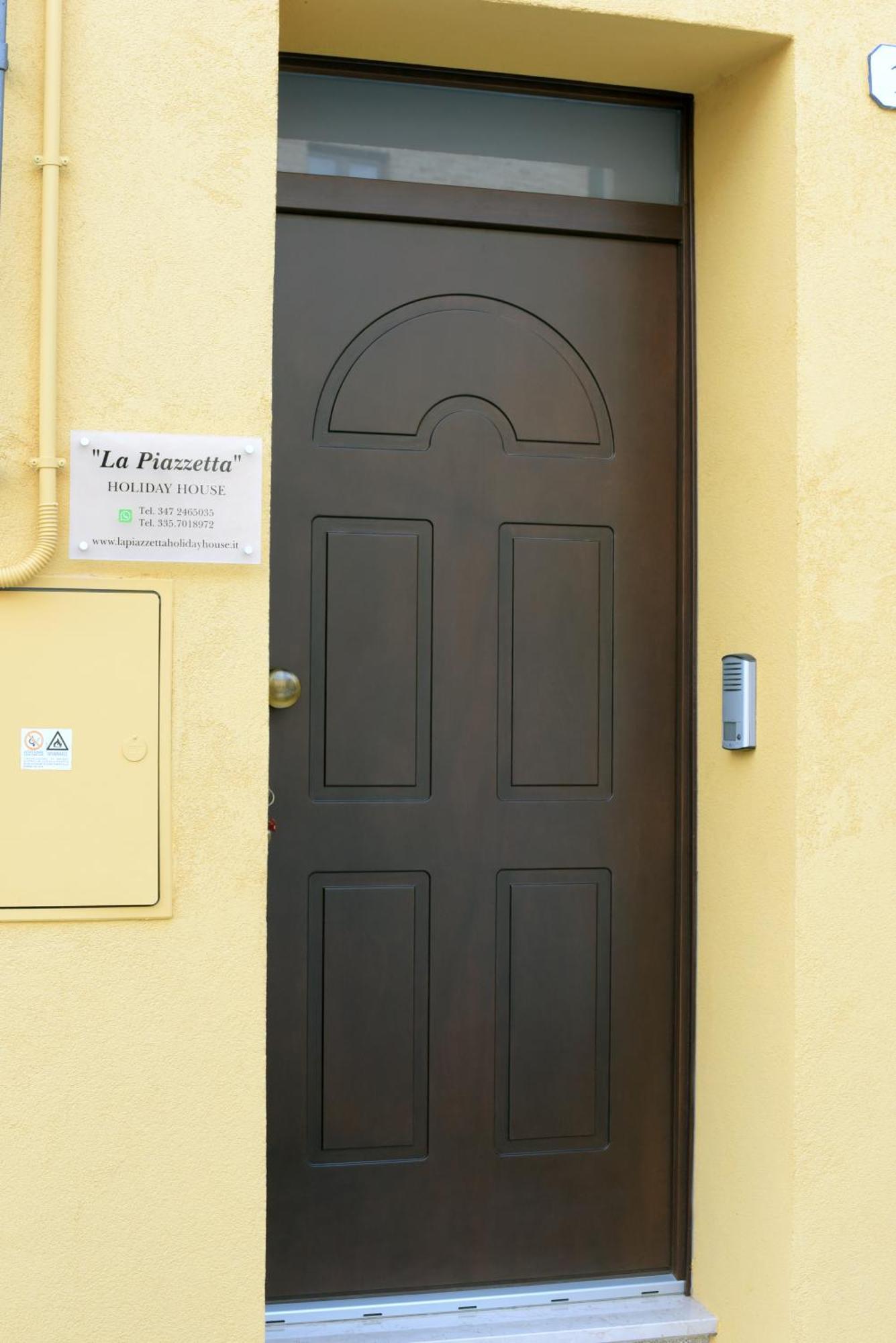 Casa vacanze La Piazzetta House *